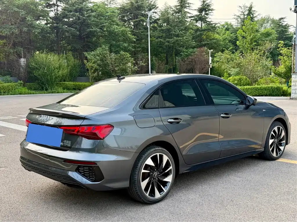 Audi A3 2023 — фото 12