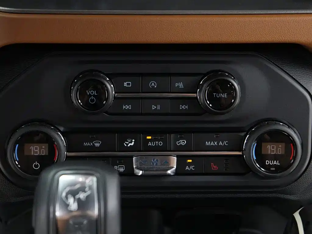 Ford Bronco 2025 — фото 16