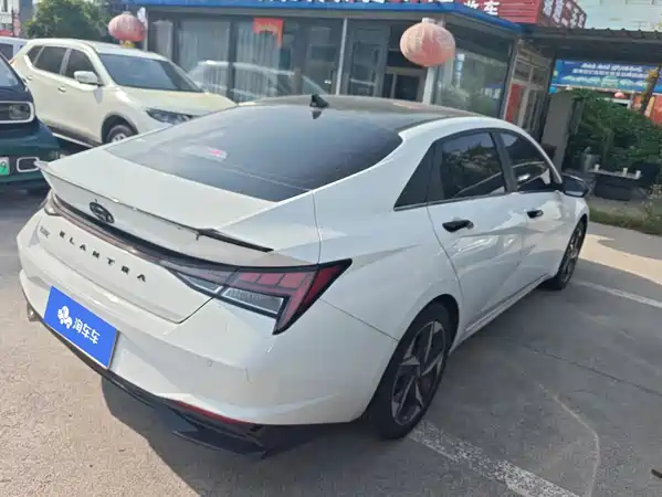 Hyundai Elantra 2023