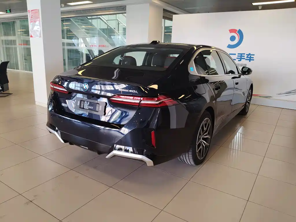BMW i5 2025 — фото 30