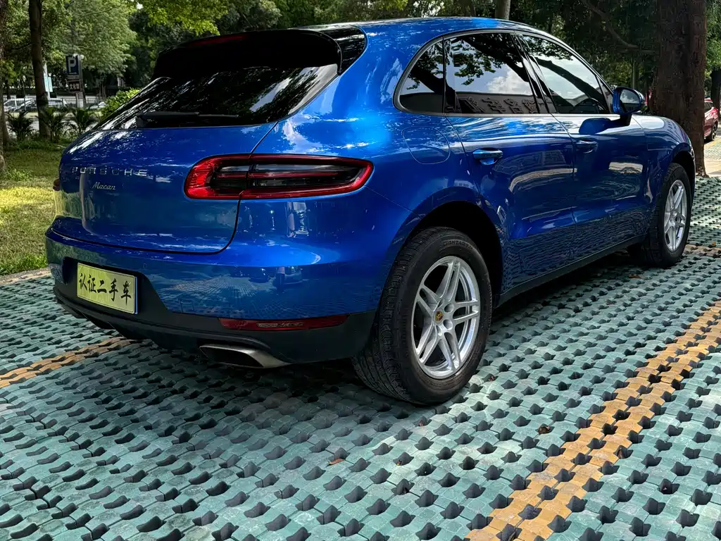 Porsche Macan 2016 — фото 16