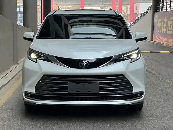 Toyota Sienna 2021