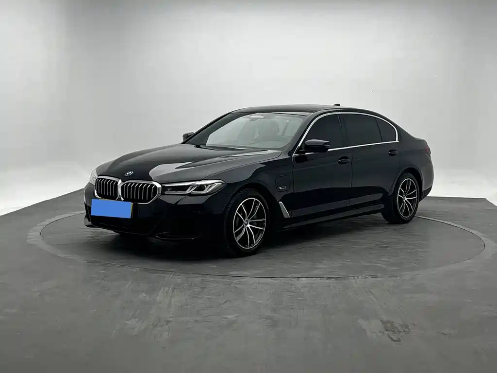 BMW 5 Series New Energy 2022 — фото 1