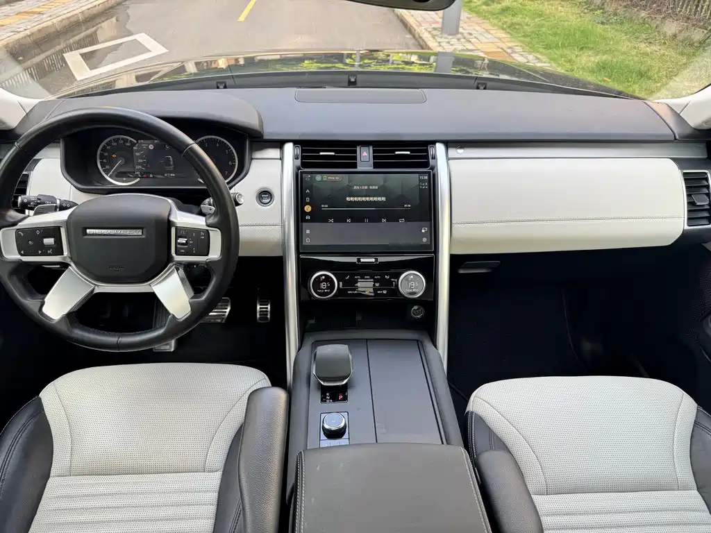 Land Rover Discovery 2023 — фото 19