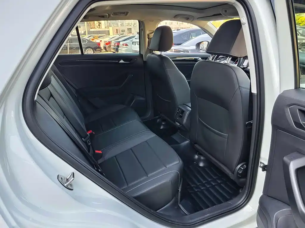 Volkswagen T-Roc 2019 — фото 12