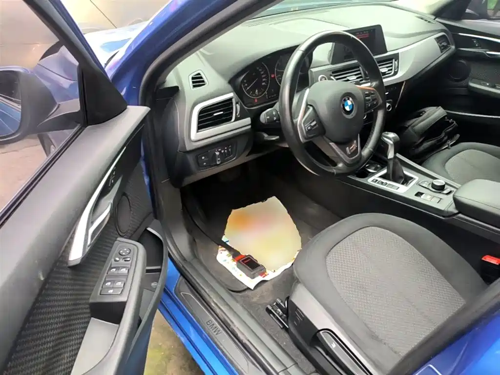 BMW 1 Series 2017 — фото 16