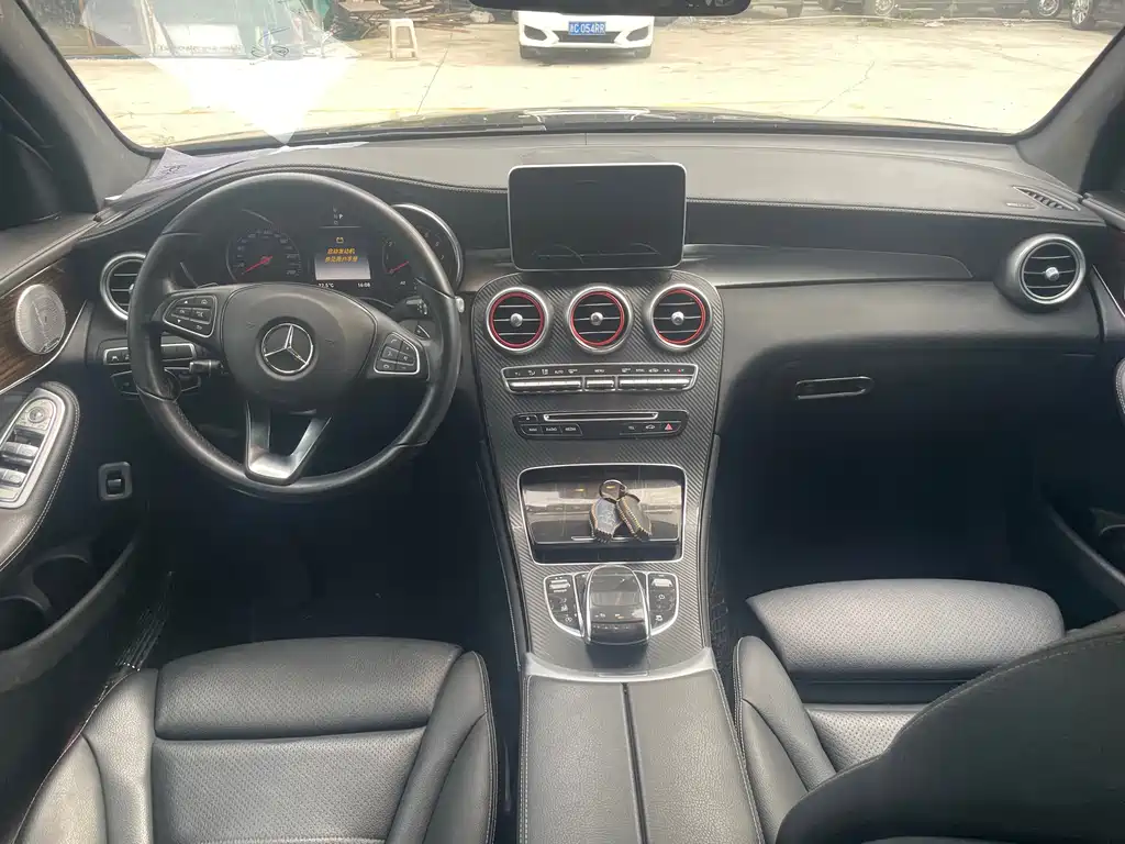 Mercedes-Benz GLC 2019 — фото 15