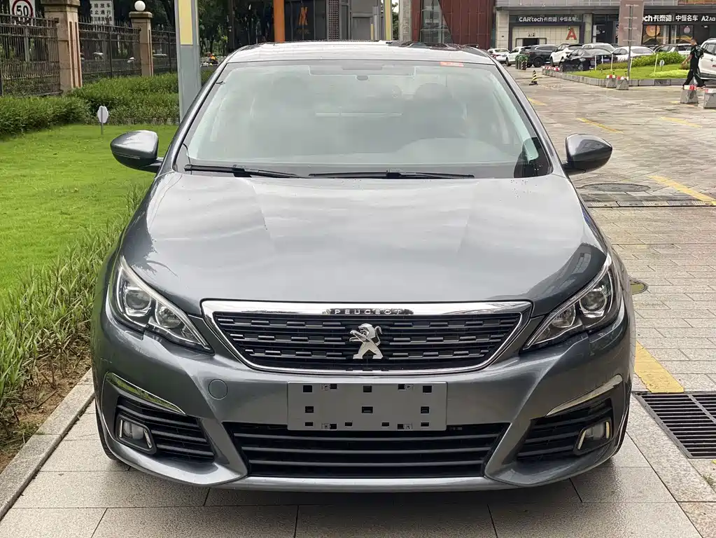 Peugeot 308 2017 — фото 2