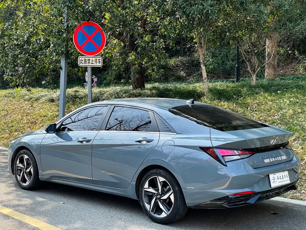 Hyundai Elantra 2021 — фото 3
