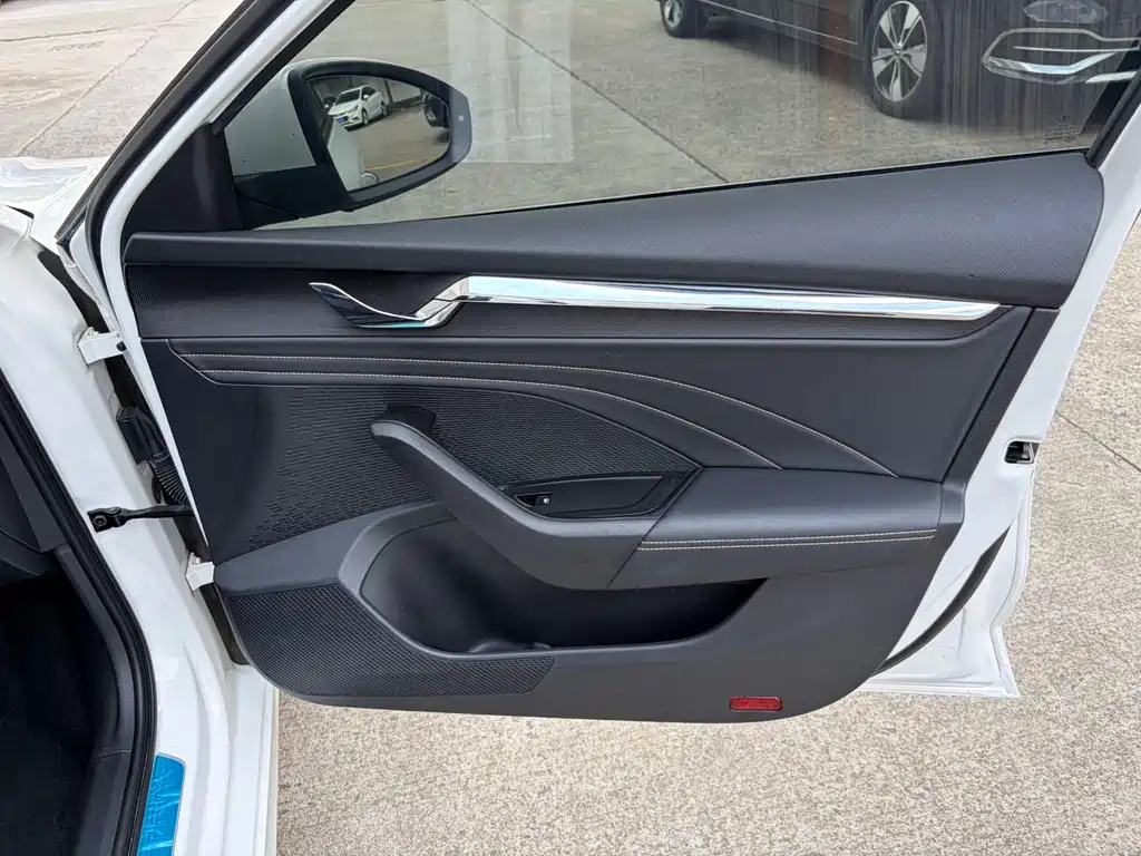 Skoda Octavia 2022 — фото 19