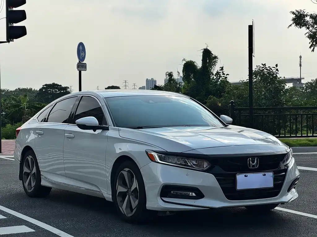 Honda Accord 2019 — фото 1