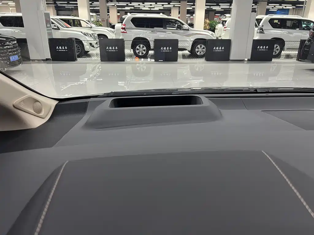 Toyota Alphard 2024 — фото 26