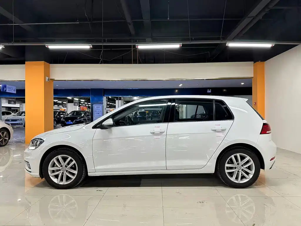 Volkswagen Golf 2018 — фото 15