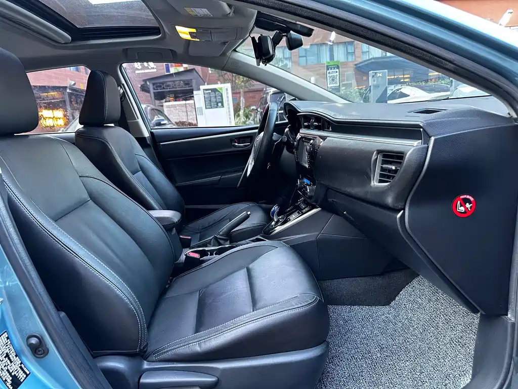 Toyota Corolla 2015 — фото 25