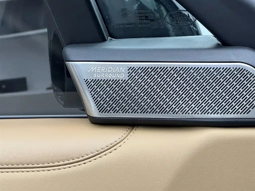 Land Rover Range Rover 2025 — фото 18
