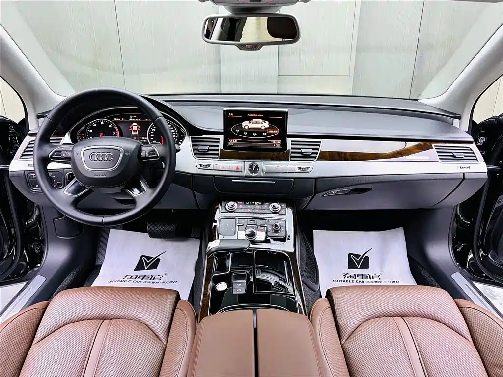 Audi A8 2015 — фото 9