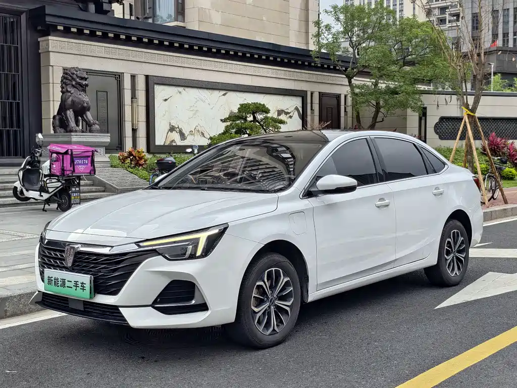 Roewe i6 MAX New Energy 2023 — фото 1