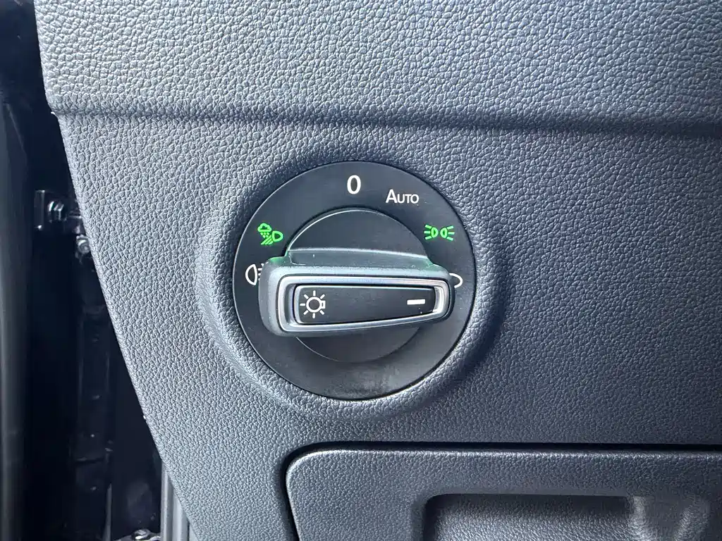 Volkswagen Tiguan L 2023 — фото 9