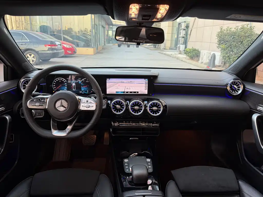 Mercedes-Benz A-Class 2023 — фото 12