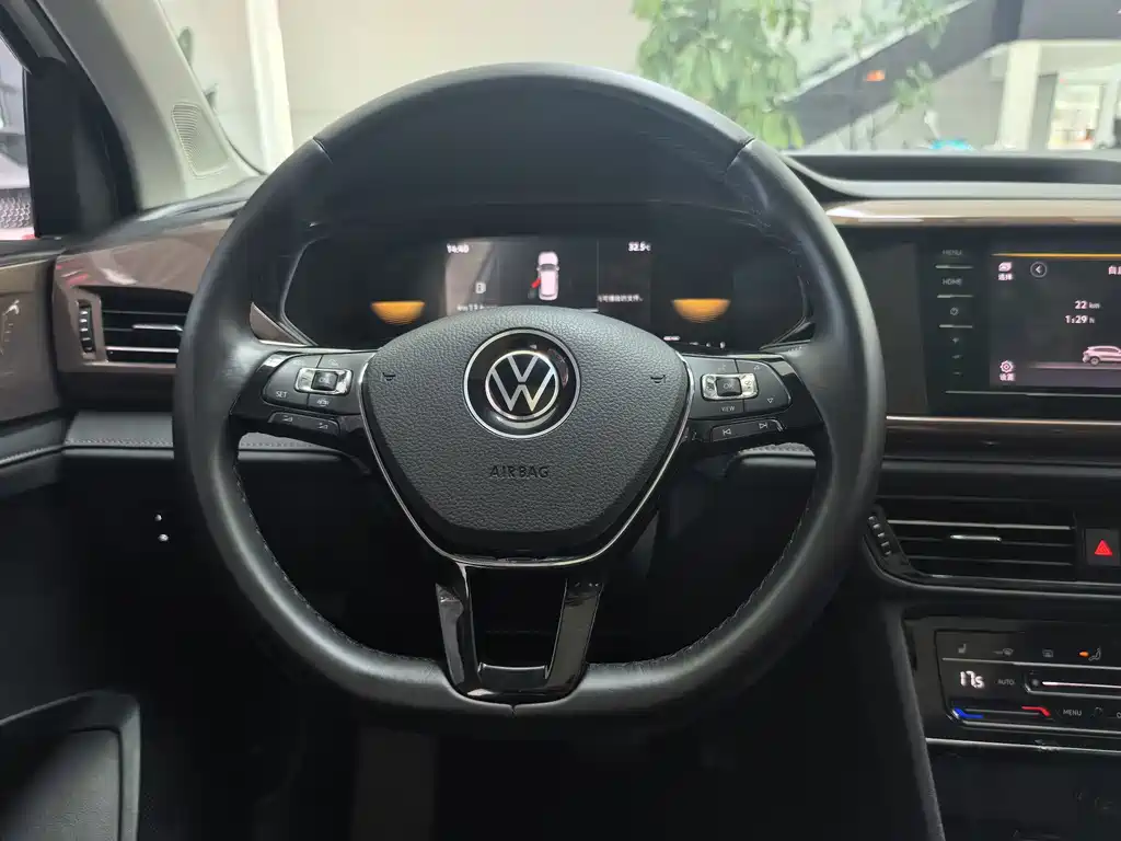 Volkswagen Tharu 2023 — фото 15