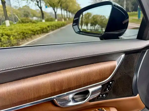 Volvo S90 2022