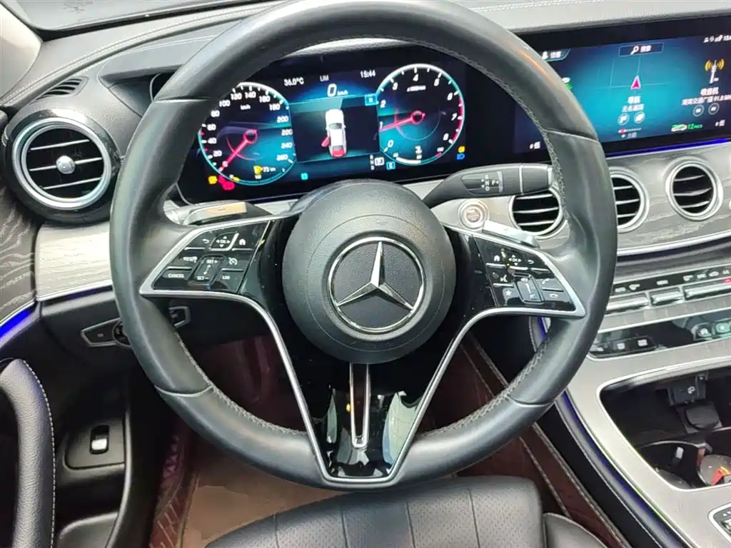 Mercedes-Benz E-Class 2022 — фото 11
