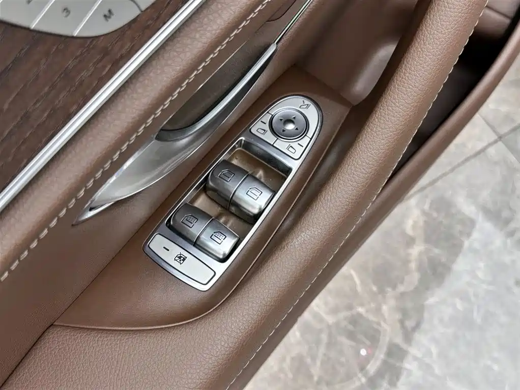 Mercedes-Benz E-Class 2021 — фото 16