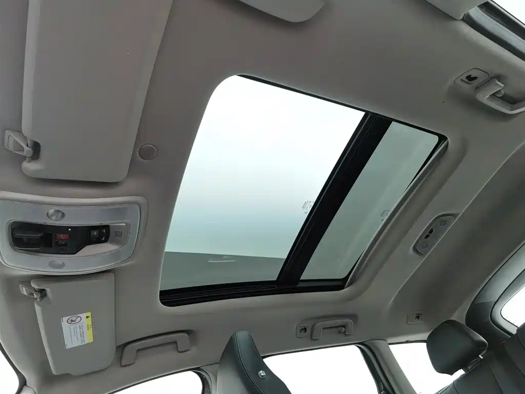 Volvo XC60 2017 — фото 14