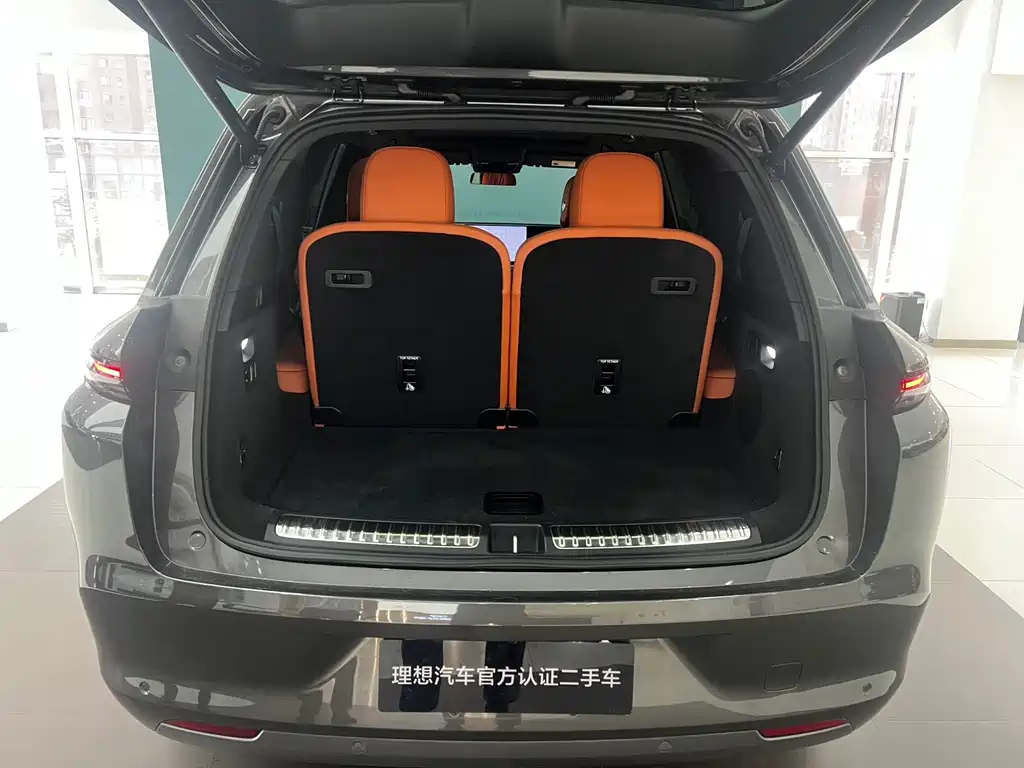 Li Auto Li L8 2025