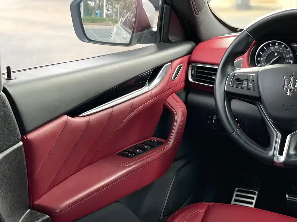 Maserati Levante 2021 — фото 17