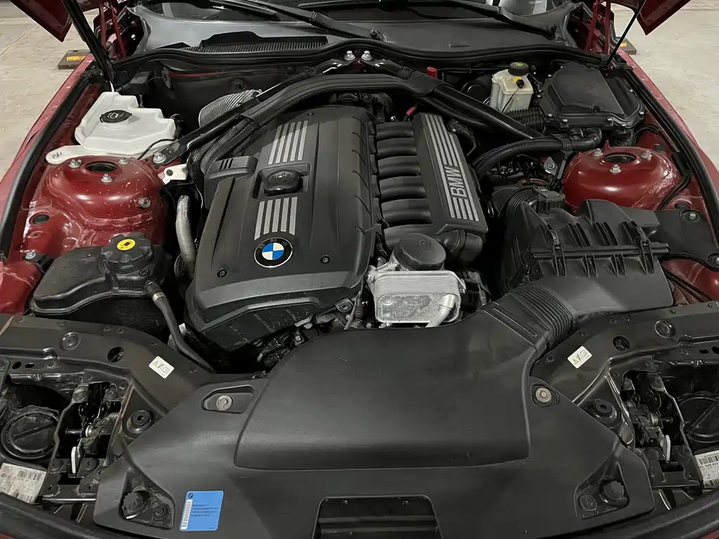 BMW Z4 2010 — фото 14