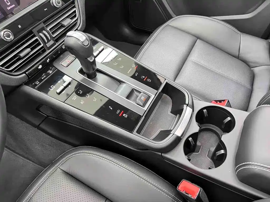 Porsche Macan 2023 — фото 19