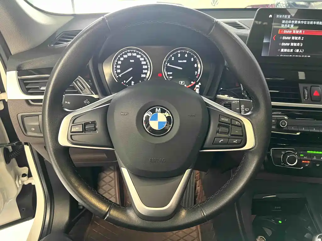 BMW X1 2022 — фото 8