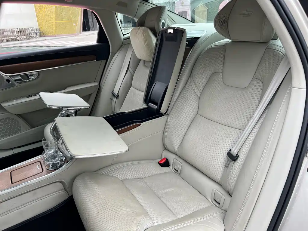 Volvo S90 PHEV 2019 — фото 19