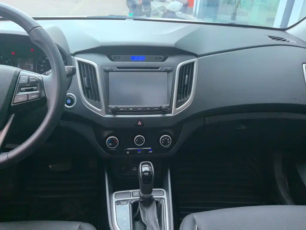 Hyundai ix25 2015 — фото 13