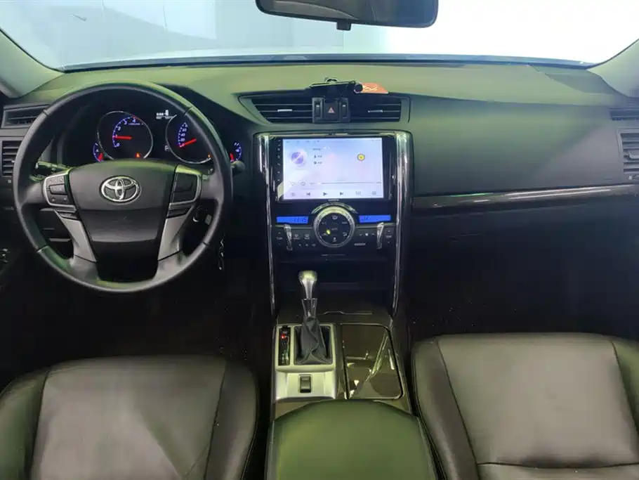Toyota Reiz 2017 — фото 12