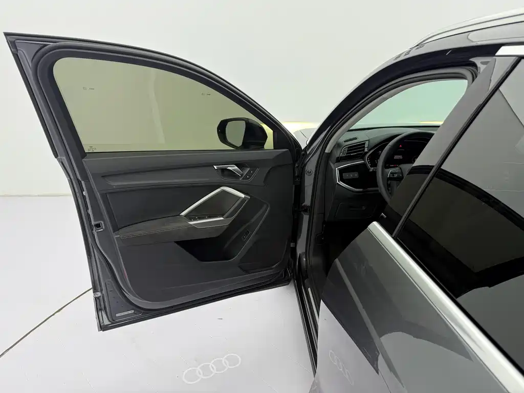 Audi Q3 2022 — фото 22