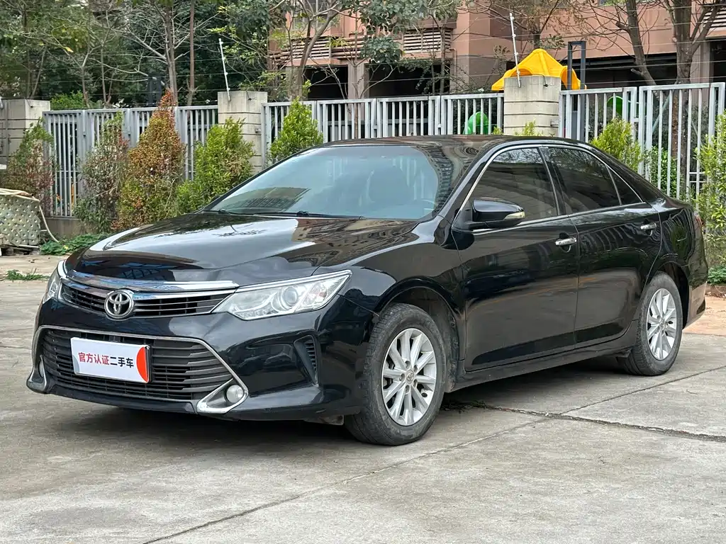 Toyota Camry 2016 — фото 1