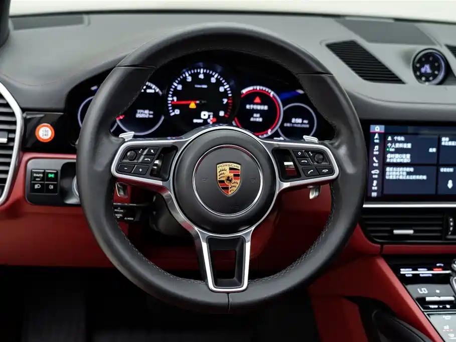 Porsche Cayenne 2019 — фото 13