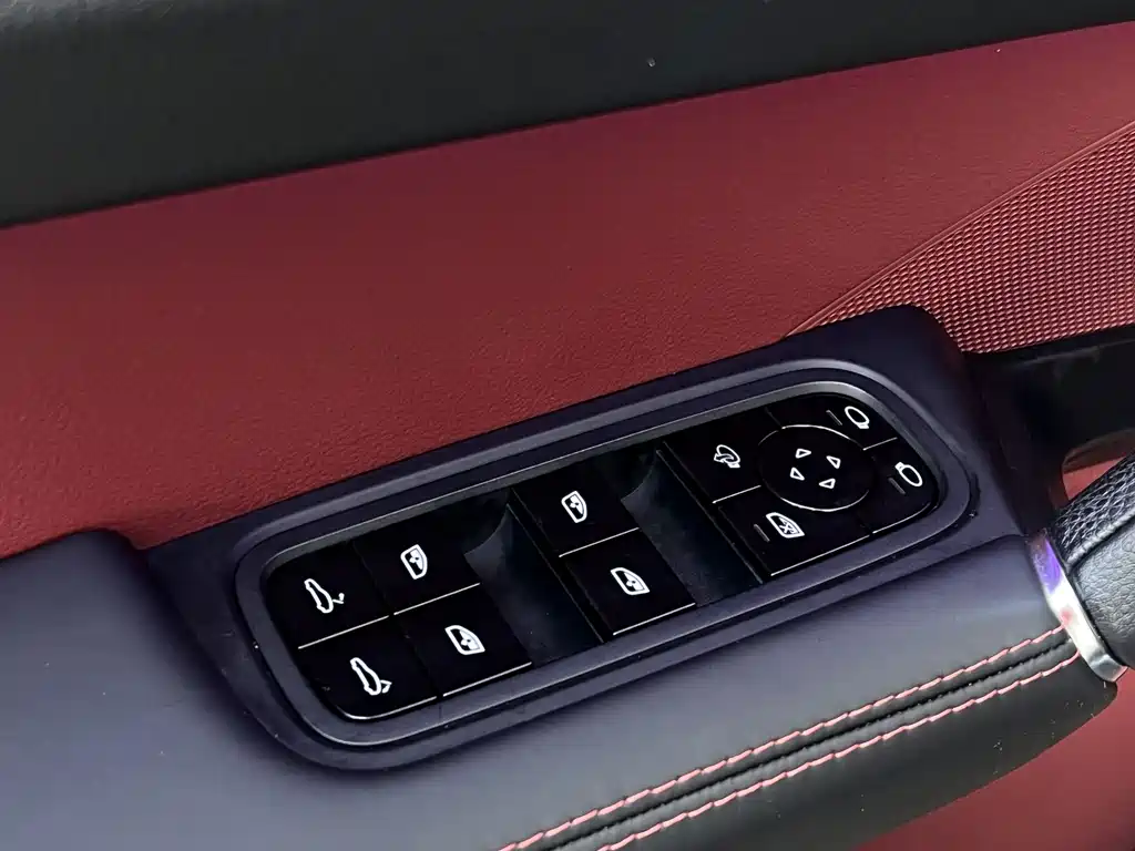 Porsche Cayenne 2020 — фото 17