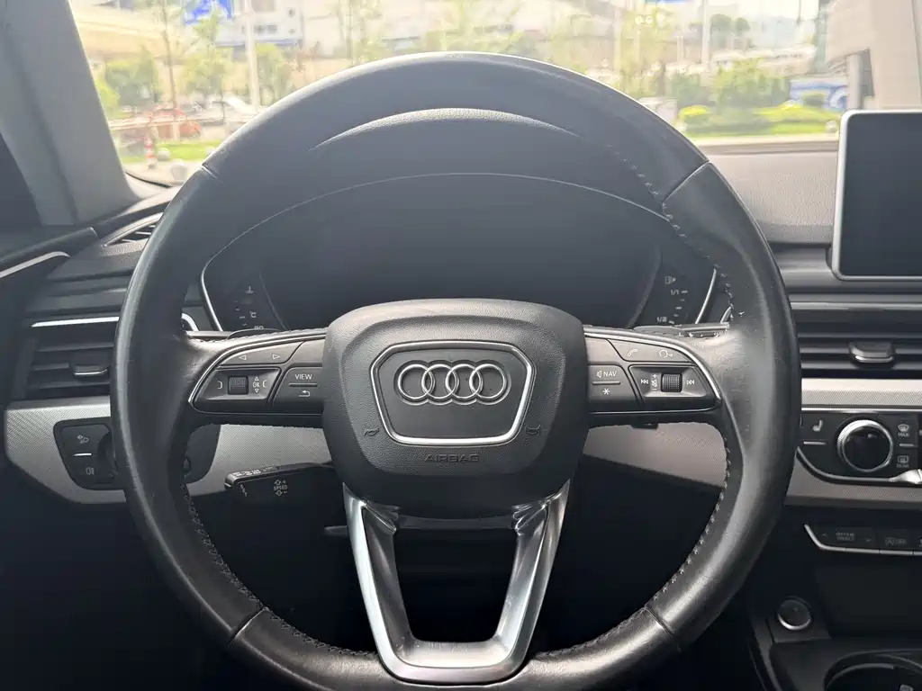 Audi A4 2017 — фото 17