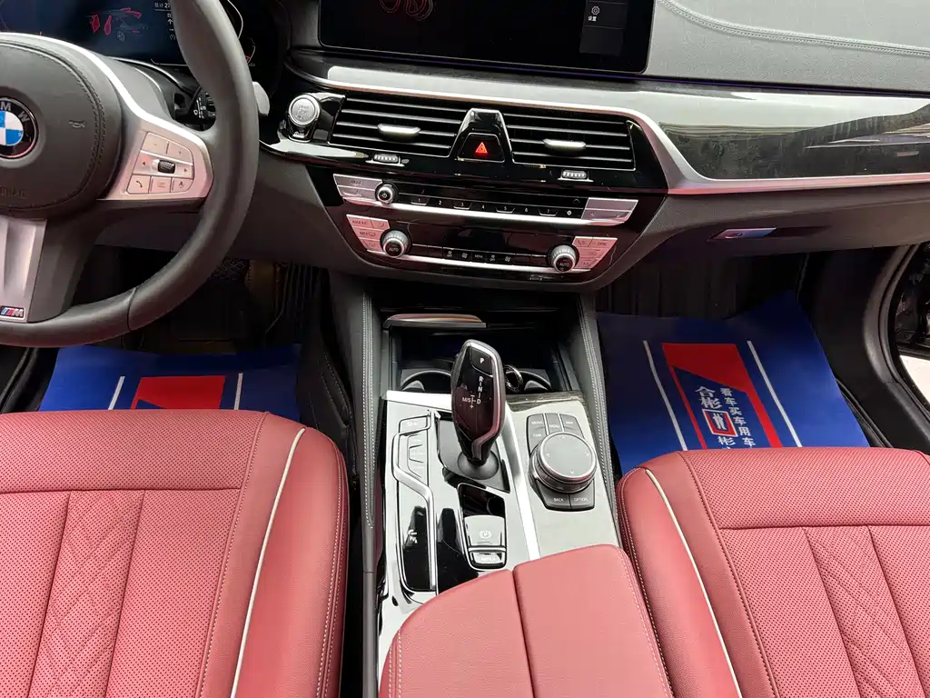 BMW 5 Series 2022 — фото 13
