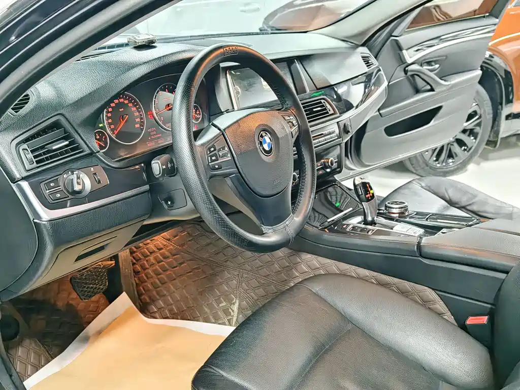 BMW 5 Series 2013 — фото 12