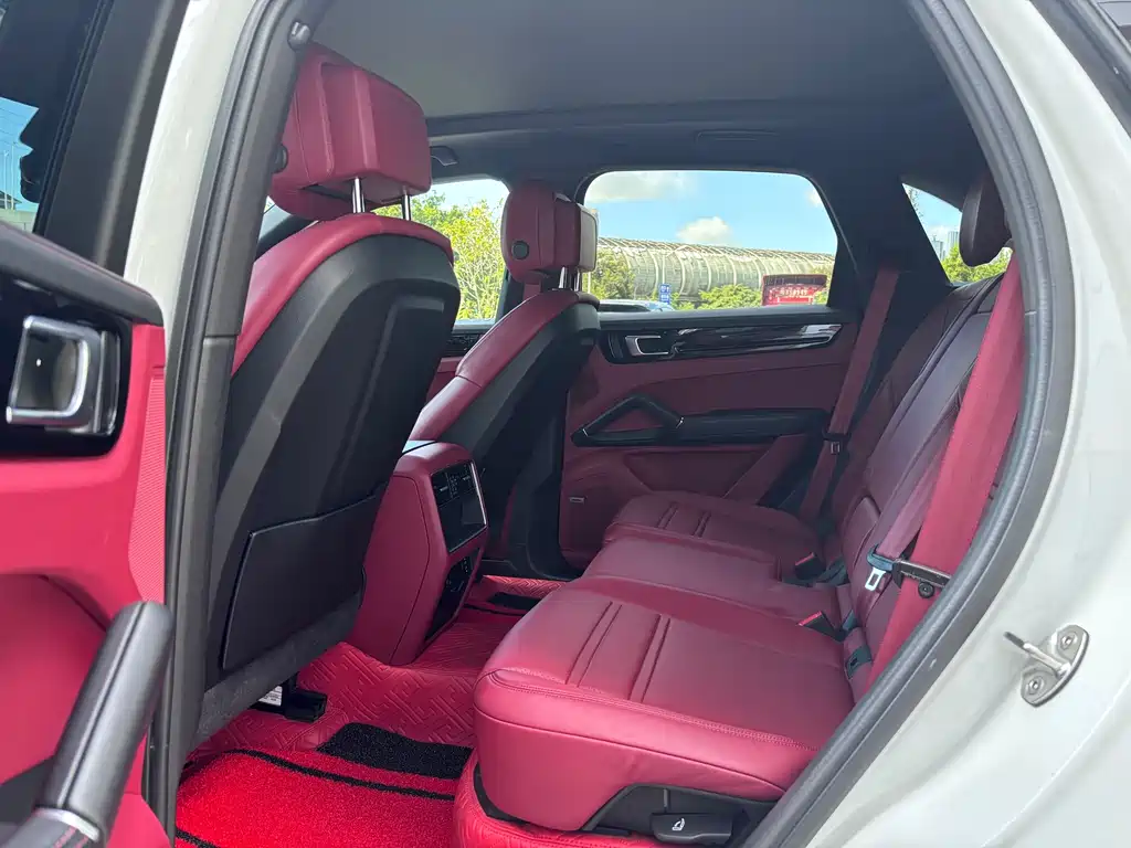 Porsche Cayenne 2022