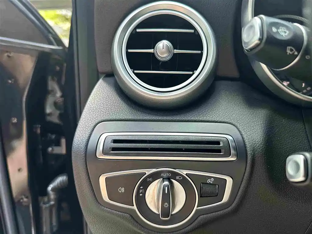 Mercedes-Benz GLC 2017 — фото 17