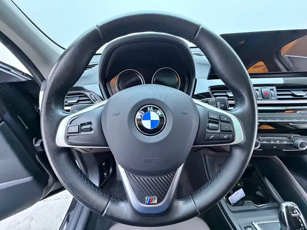 BMW X1 2021 — фото 8
