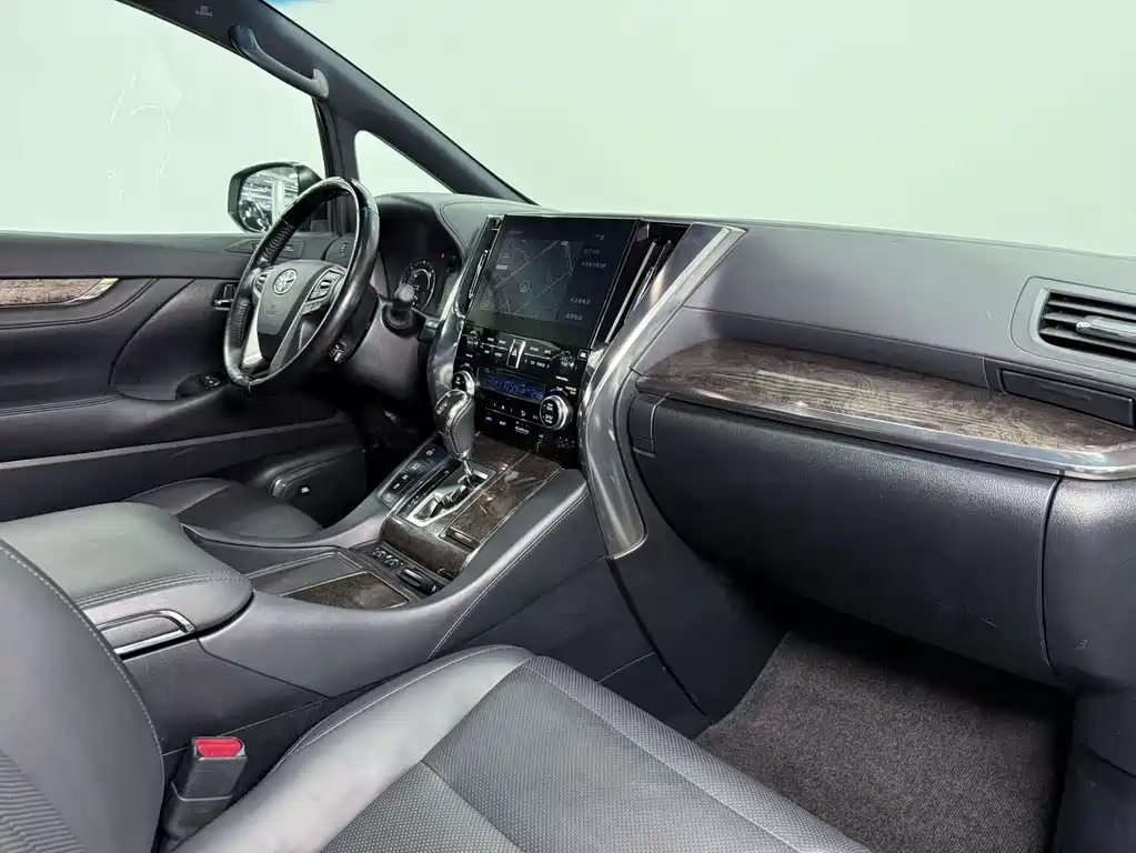 Toyota Vellfire 2021 — фото 11