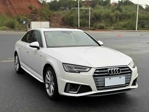 Audi A4L 2019