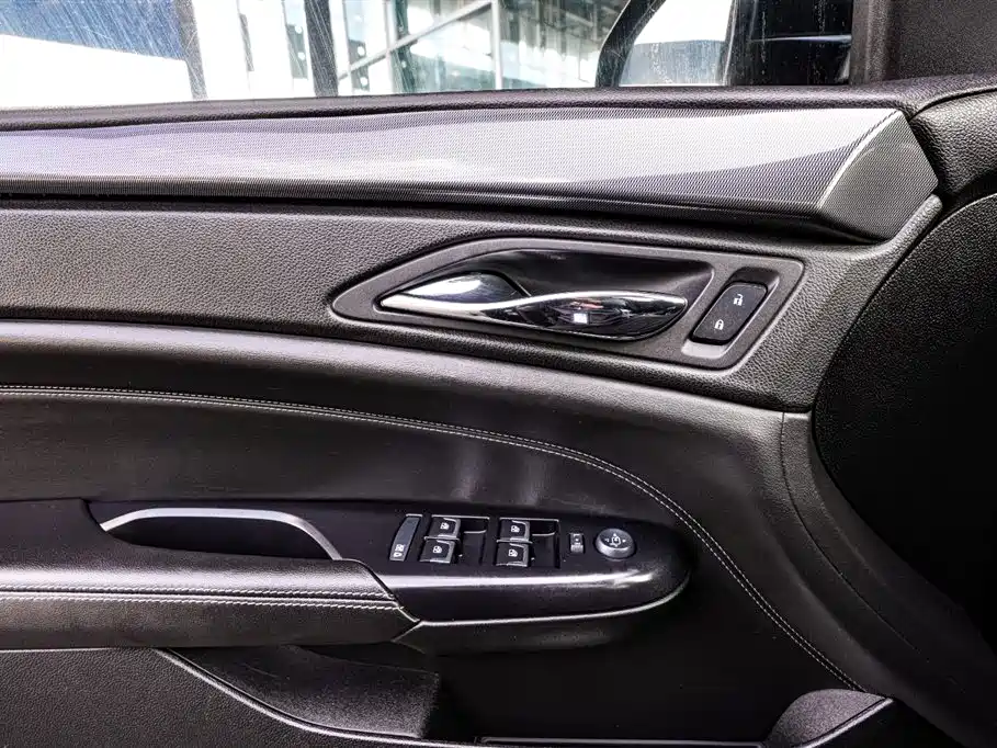 Cadillac SRX 2014 — фото 13