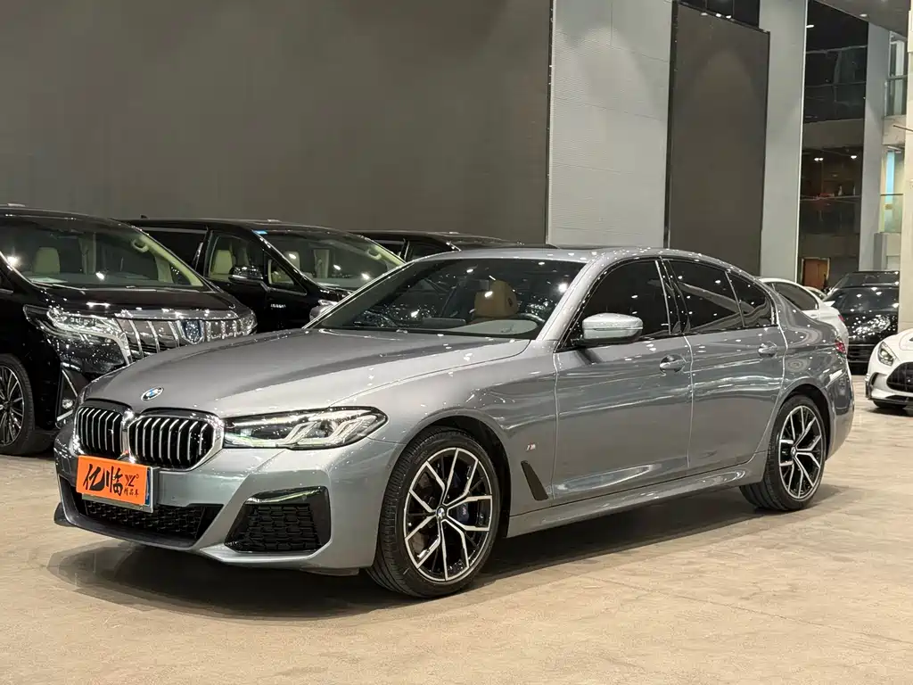 BMW 5 Series 2022 — фото 1